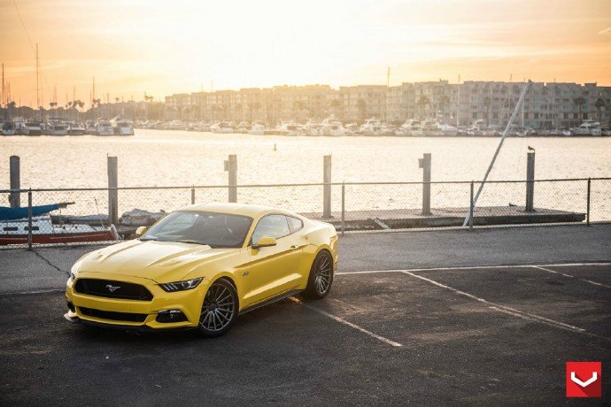 汽车美图抢先看：美式肌肉车~Mustang GT~