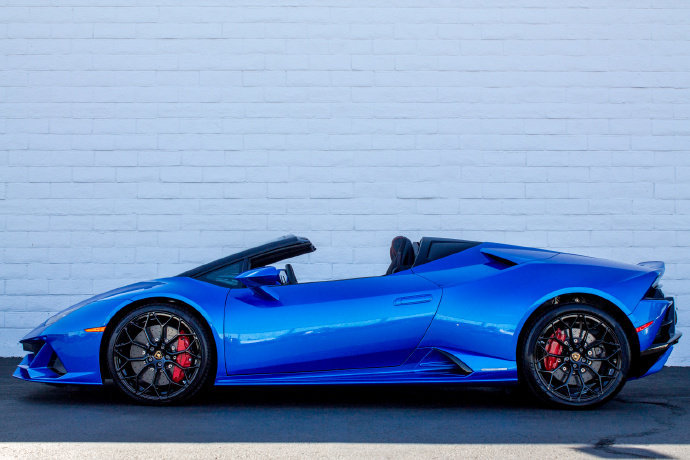 Lamborghini Huracan EVO Spyder 每一个角度都令人惊叹，想拥有