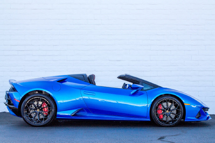 Lamborghini Huracan EVO Spyder 每一个角度都令人惊叹，想拥有