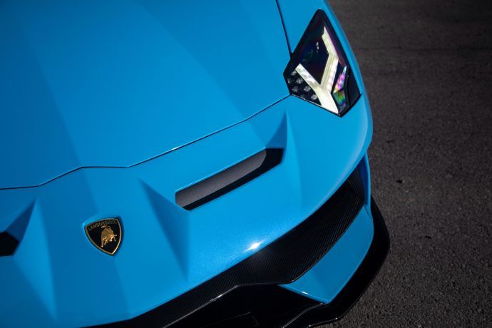 2020 Lamborghini Aventador SVJ Roadster 细节很到位~