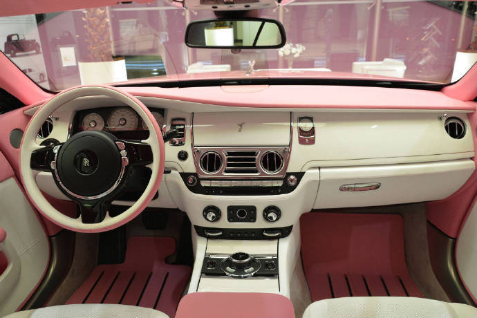 高清汽车美图：粉色劳斯莱斯，你觉得如何
