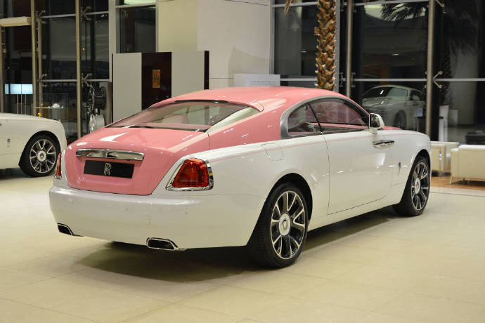 高清汽车美图：粉色劳斯莱斯，你觉得如何