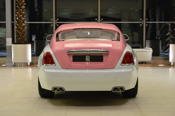 高清汽车美图：粉色劳斯莱斯，你觉得如何