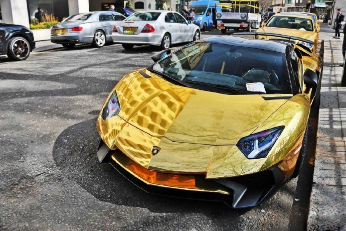 电镀黄金牛兰博基尼Aventador LP750-4，满满的诱惑力！