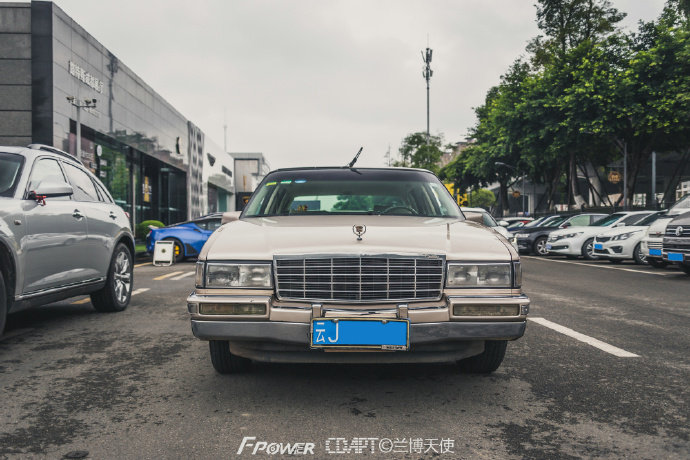 我更喜欢这种凯迪拉克 纯正美国车