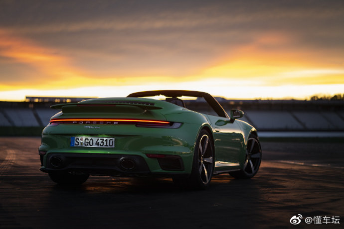 保时捷Porsche 911 Turbo Cabriolet 别有一番神韵