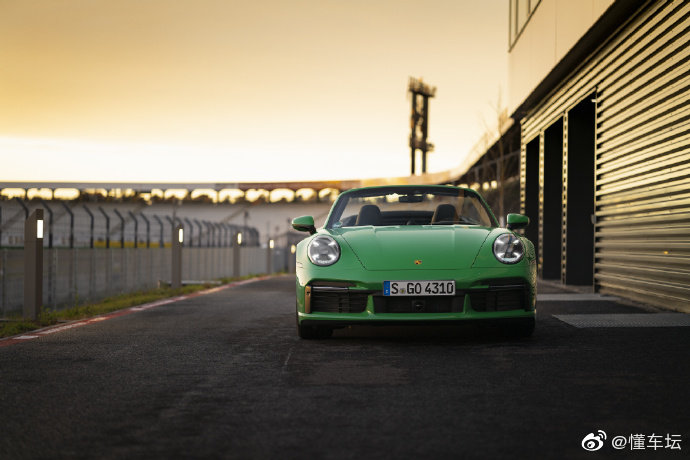 保时捷Porsche 911 Turbo Cabriolet 别有一番神韵