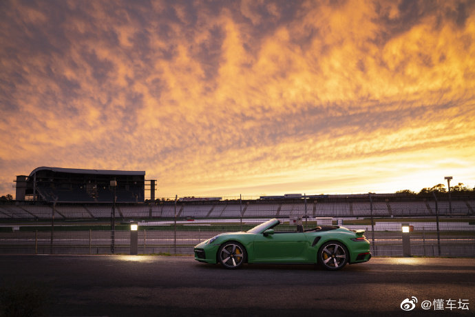 保时捷Porsche 911 Turbo Cabriolet 别有一番神韵