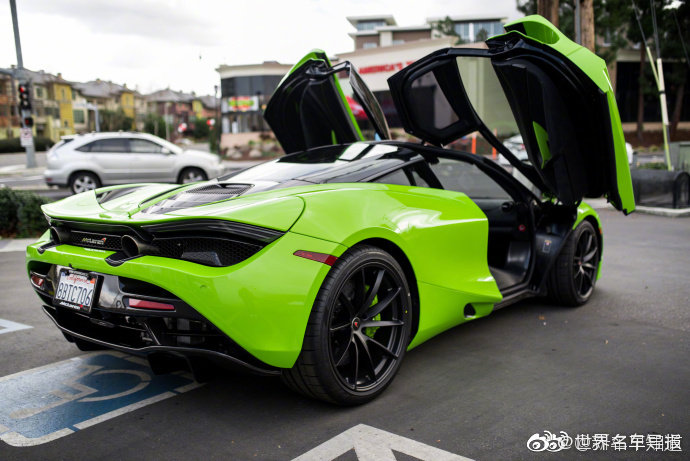 迈凯伦720 S，春色绿，美不胜收啊！！！