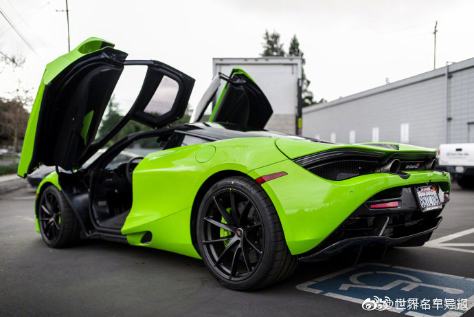 迈凯伦720 S，春色绿，美不胜收啊！！！