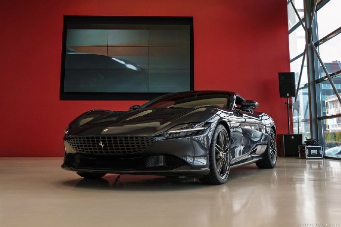 法拉利 FERRARI 英气逼人，厉害了！