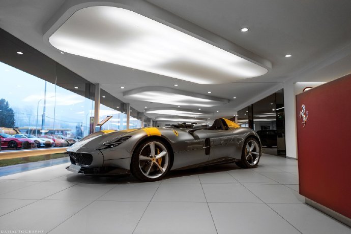 法拉利 FERRARI 英气逼人，厉害了！