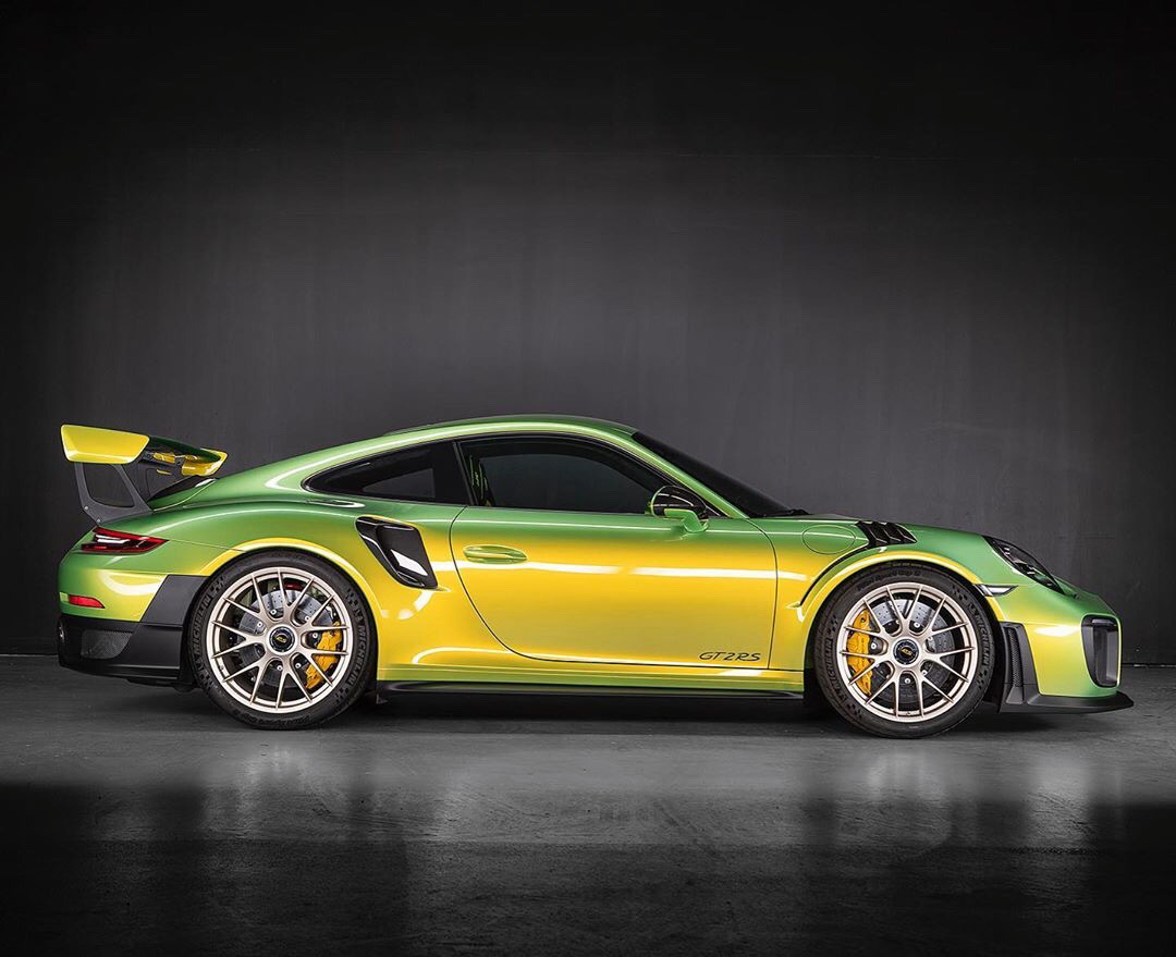 车漆颜色很特别，帅呆了！ Porsche GT2RS