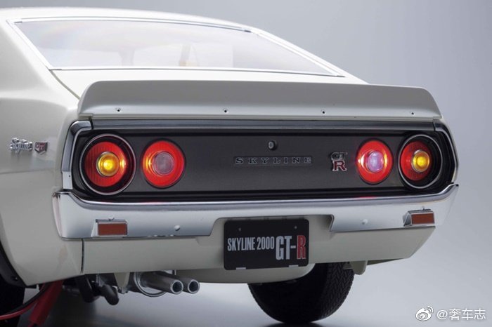 1/8超精细模型:SKYLINE 2000GT-R KPGC110