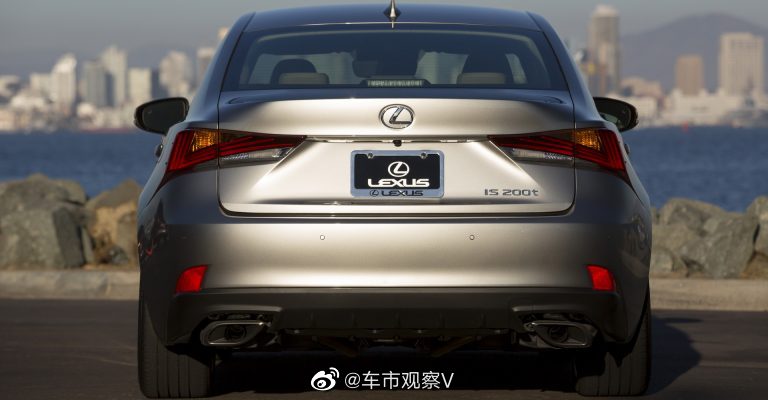 2021 Lexus IS，前任与现任。