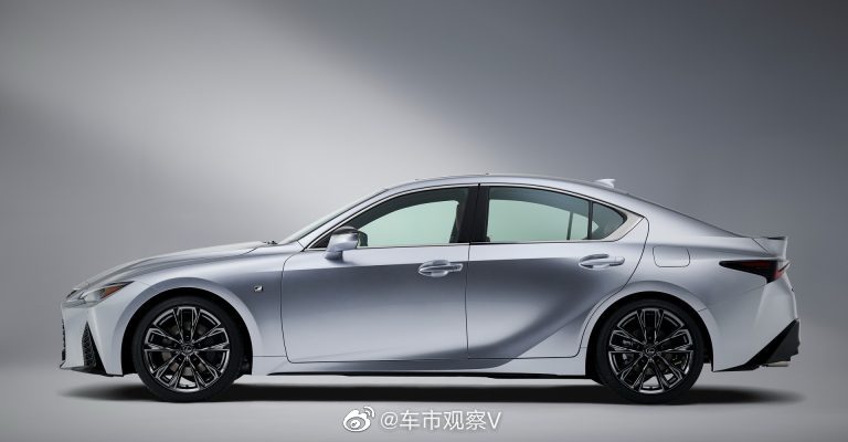2021 Lexus IS，前任与现任。