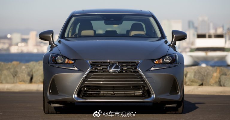 2021 Lexus IS，前任与现任。