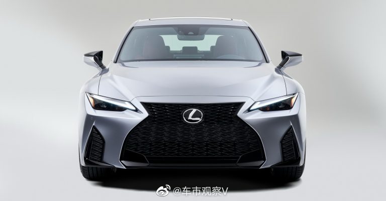 2021 Lexus IS，前任与现任。
