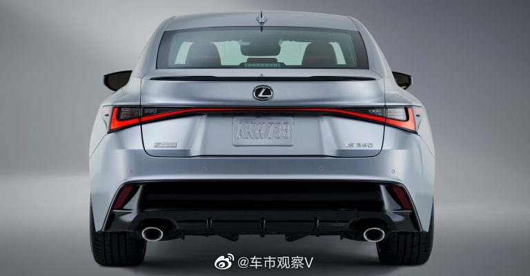 2021 Lexus IS，前任与现任。