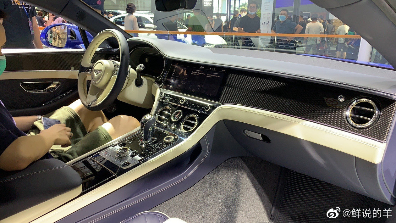 集优雅与科技于一身/宾利欧陆GT V8车型正式亮相