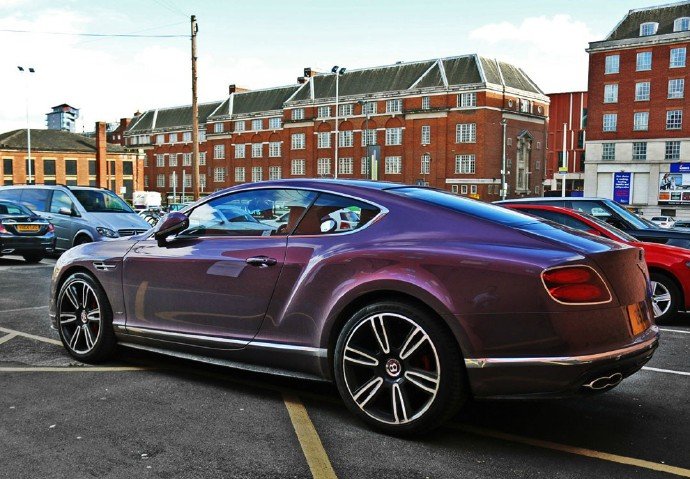 宾利Bentley Continental GT V8 S，很喜欢这种颜色 。