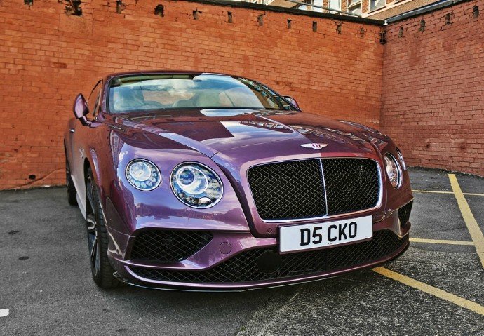 宾利Bentley Continental GT V8 S，很喜欢这种颜色 。
