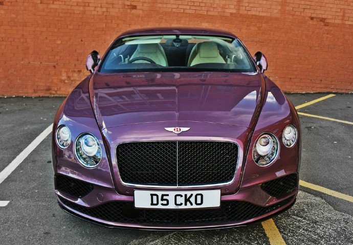 宾利Bentley Continental GT V8 S，很喜欢这种颜色 。