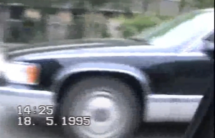 好看的汽车图片：1995年天津街头的凯迪拉克