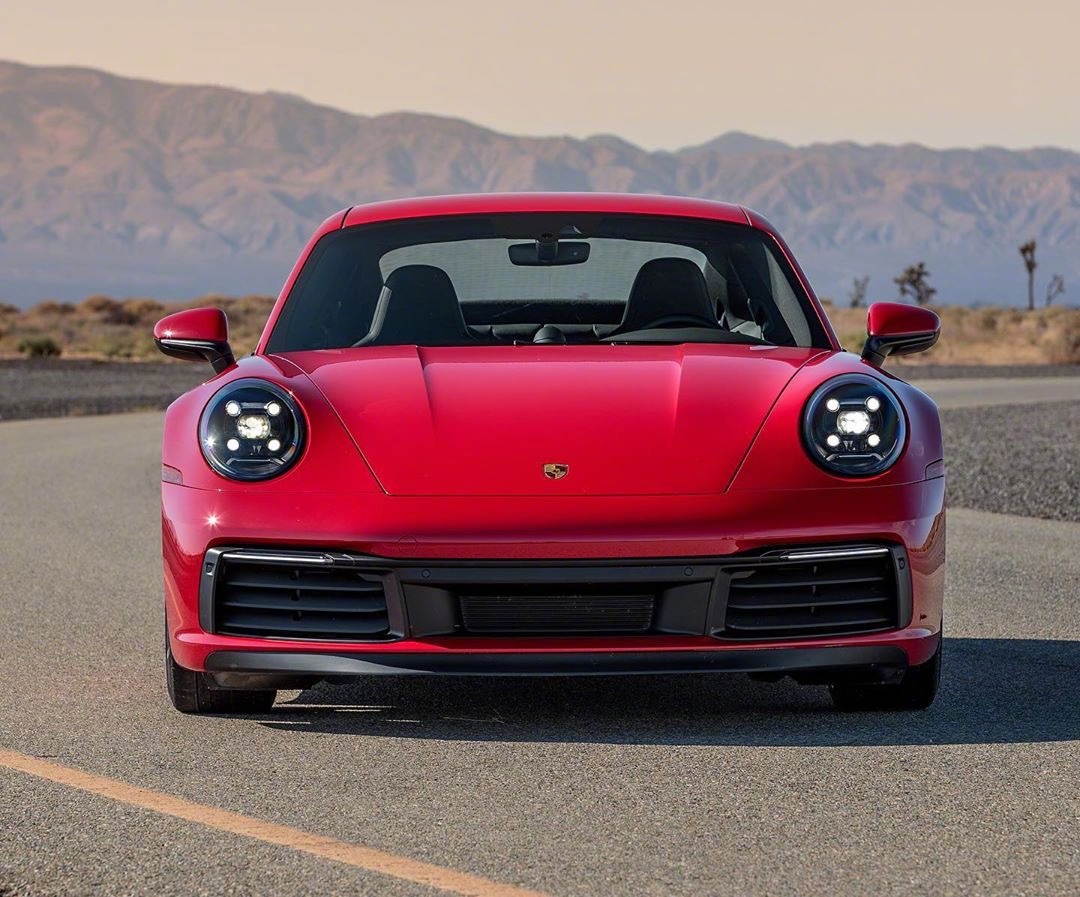 保时捷VS克尔维特，你会选择谁？