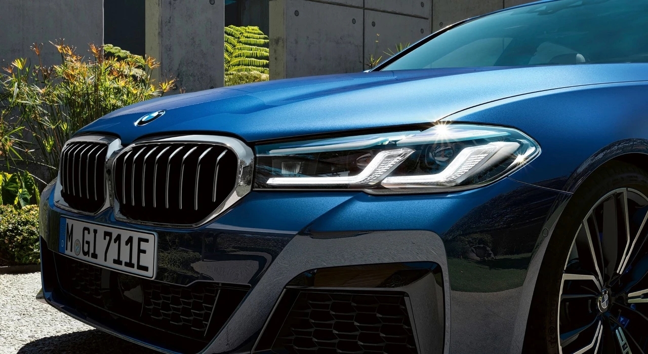 每天一组汽车美图：中期改款宝马新五系530e