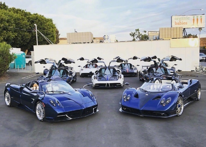 高清汽车美图：帕加尼超级霸气的秀场