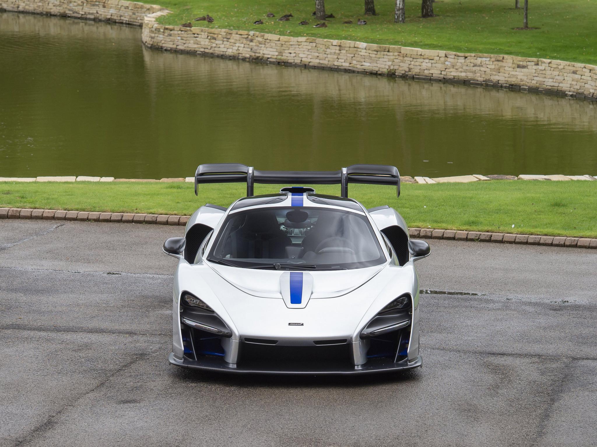 汽车美图赏析mclarensenna露大腿