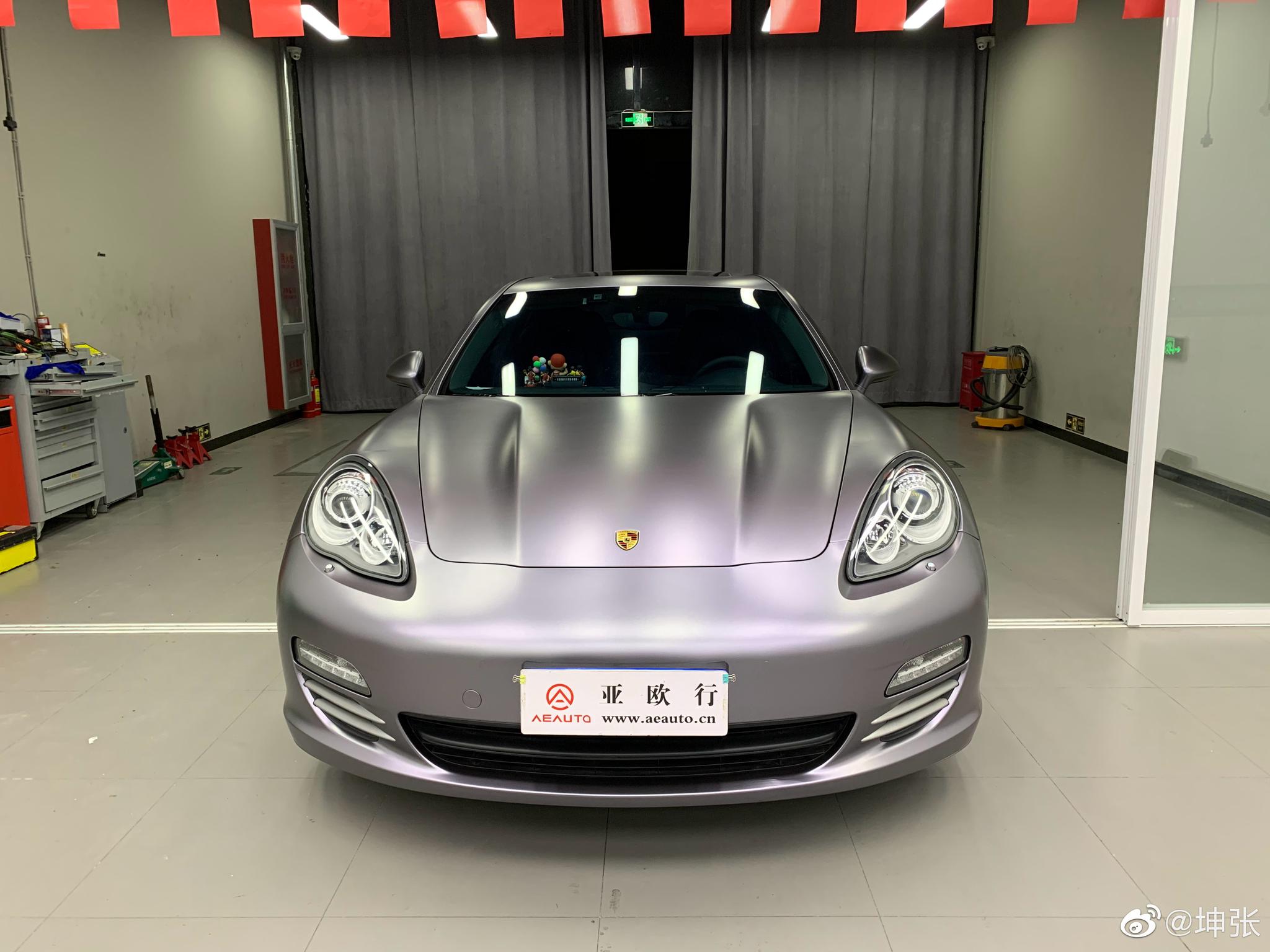 Panamera 4 改色贴膜RG电光碳灰，卡钳喷漆/红。