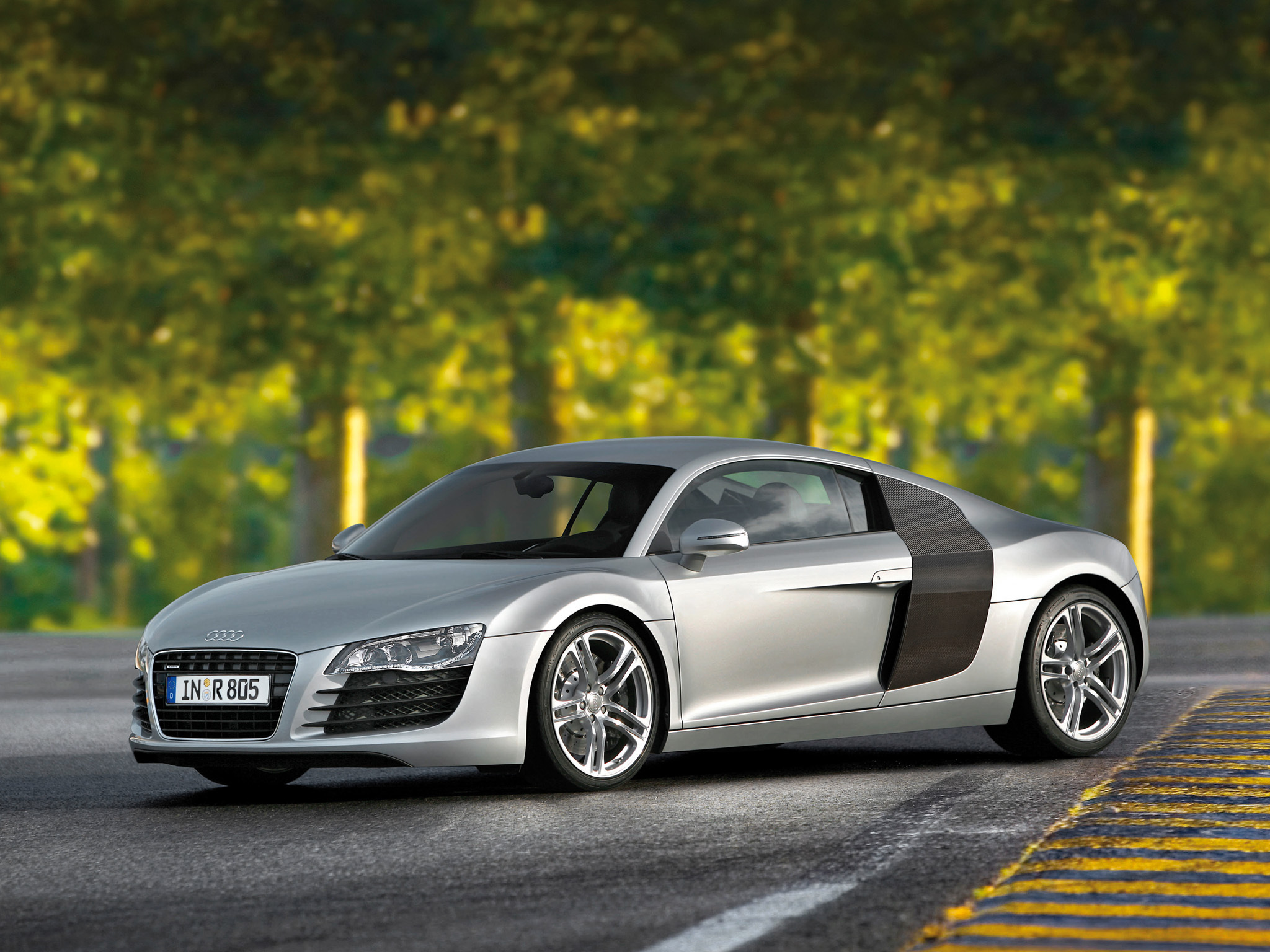 汽车美图：Audi R8 跑一圈么朋友
