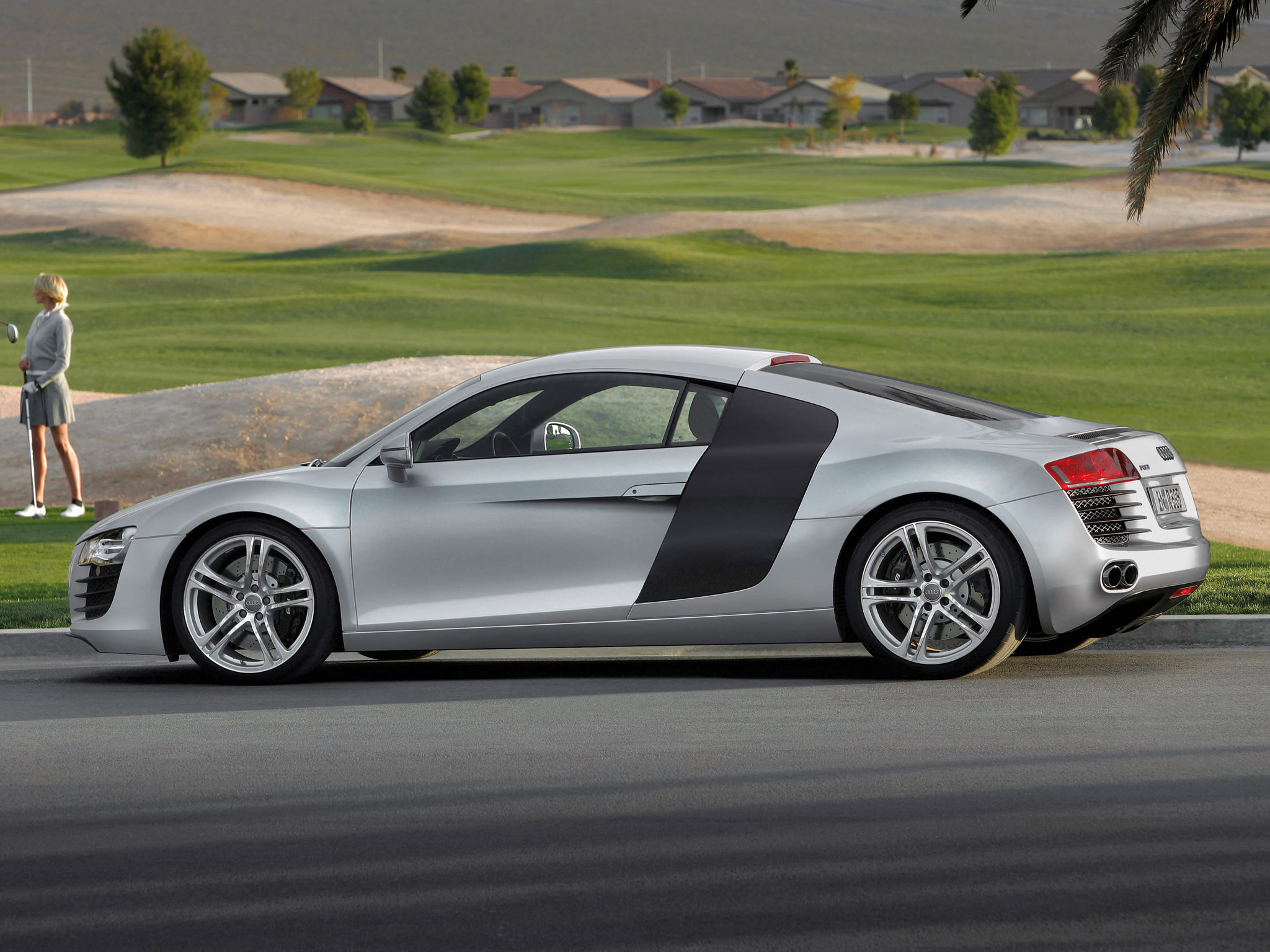 汽车美图：Audi R8 跑一圈么朋友