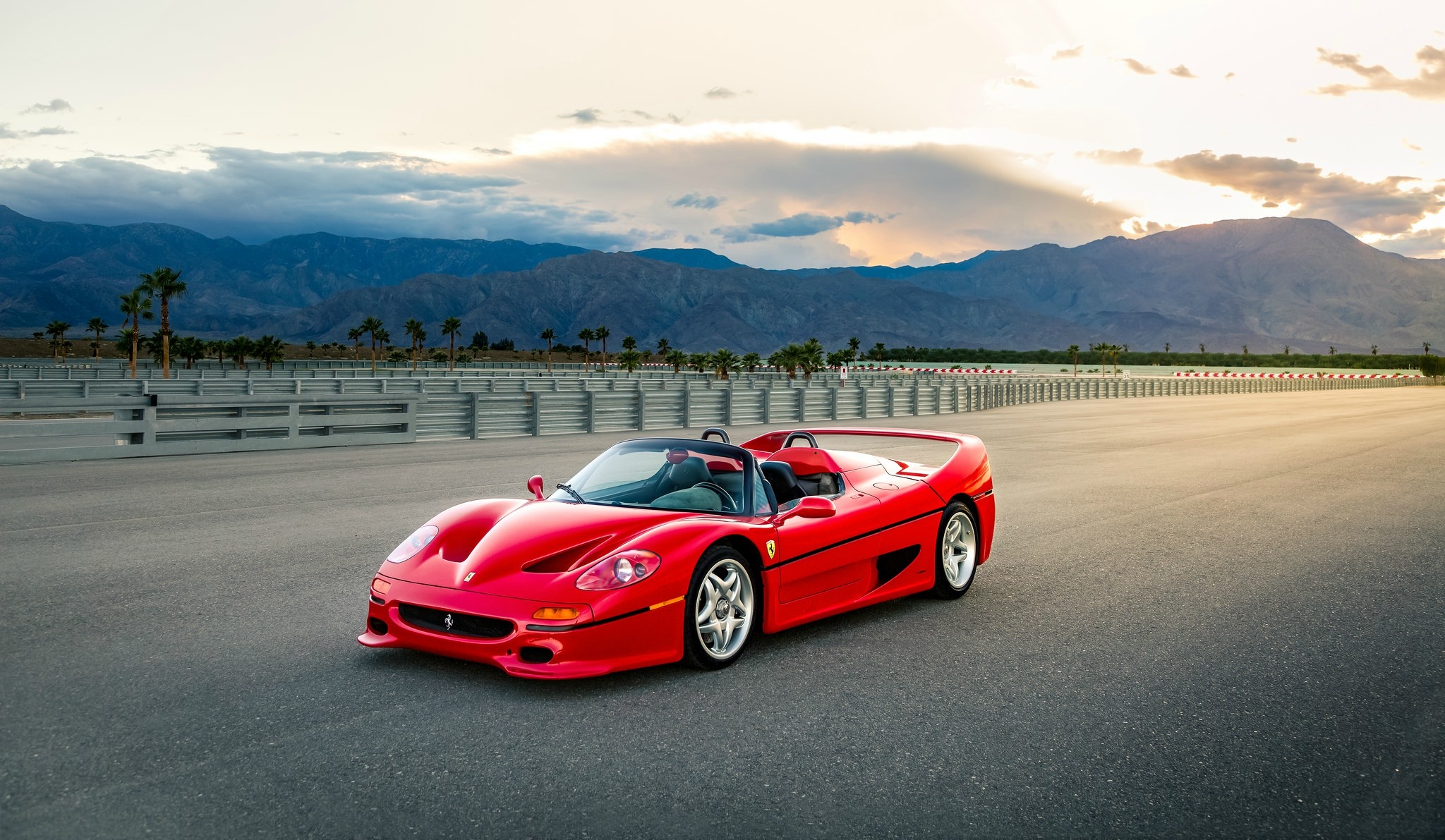 五代马王：有一种红只属于法拉利 有没有想立马开出去兜风的冲动