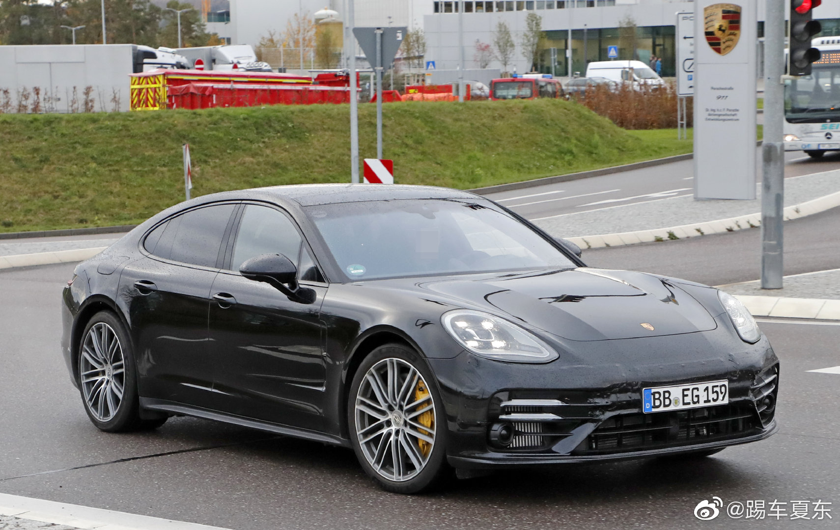 保时捷在搞一套动力超强的油电混动，据说超800马力