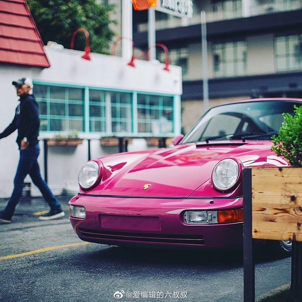 最美保时捷，964，太惊艳了，停在那就能让人屏住呼吸。