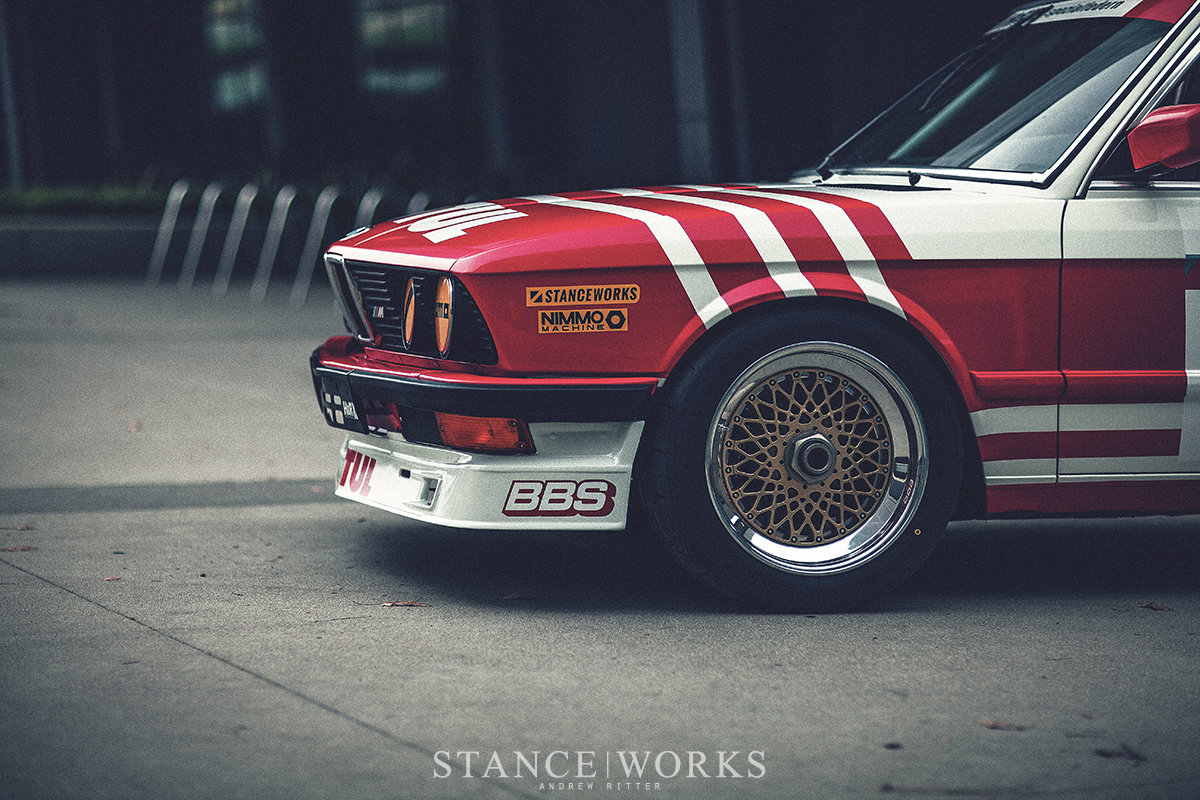 跟大家分享几张刚刚找到的BMW E28 A组赛车，Motul涂装。