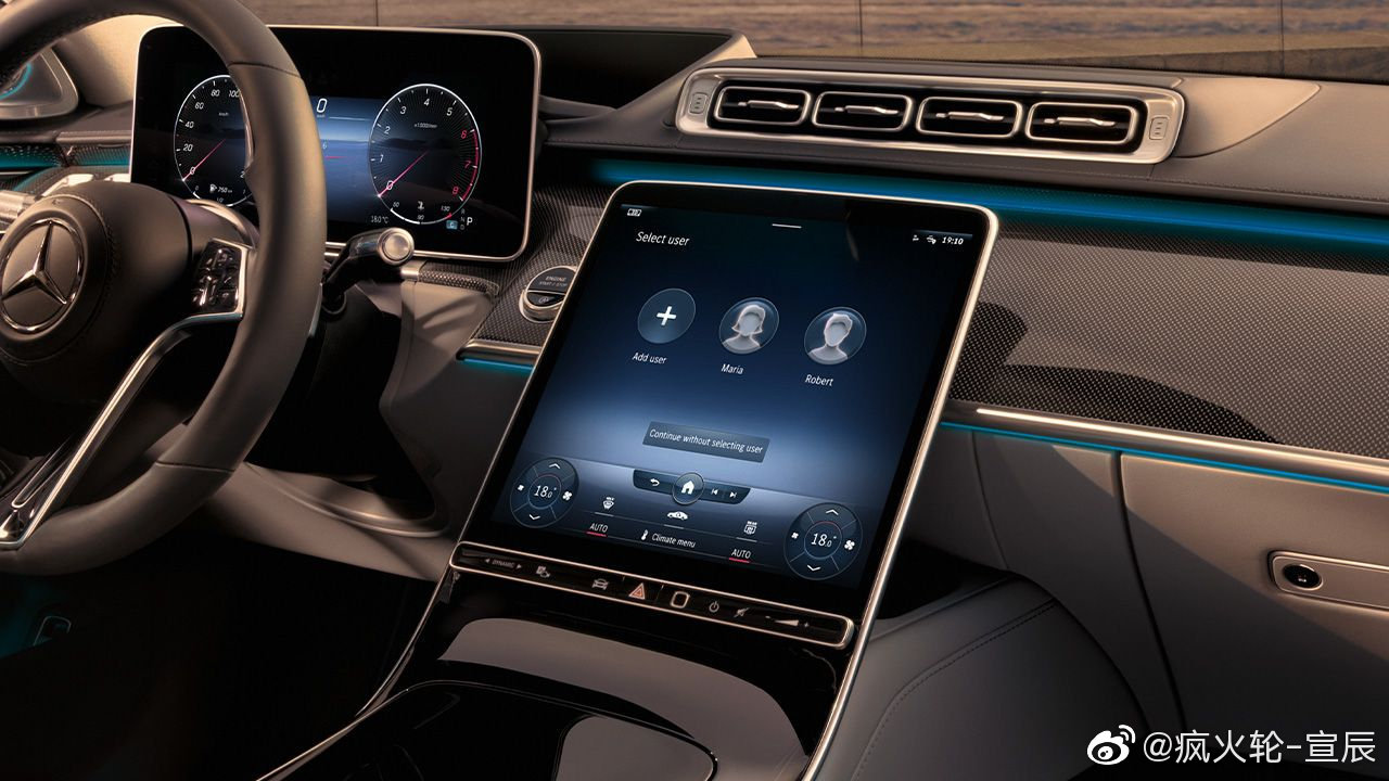 据说奔驰S级在中国的车主平均年龄是40岁。em，我还有…年。