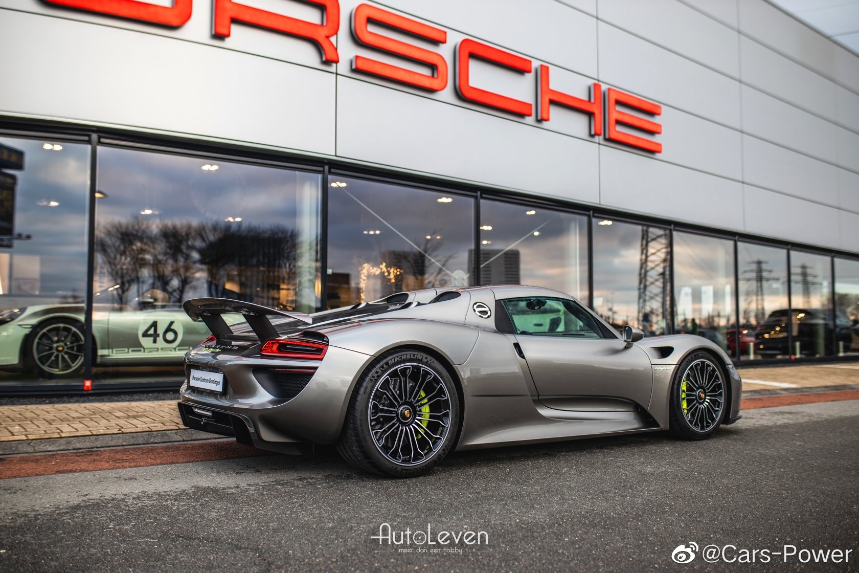 钛色涂装 超级神 保时捷918 Spyder