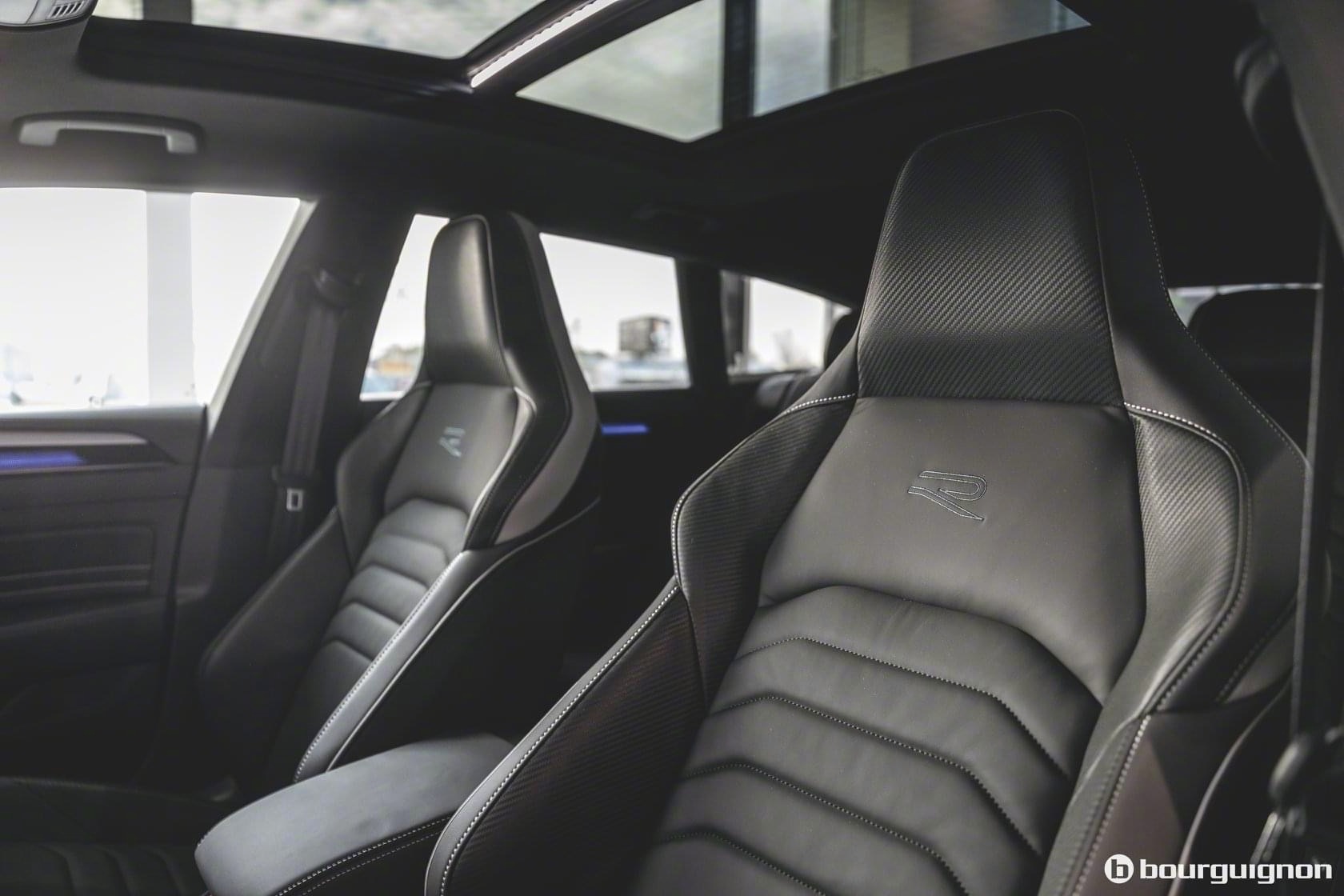 没钱买panamera ST买个这个也挺帅的呀