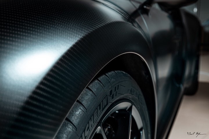 一台黑武士配色的布加迪chiron！真的是没谁了！！！