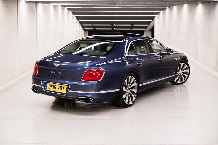 Bentley Flying Spur,换代后，年轻化了