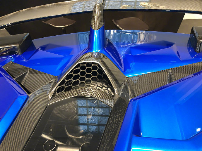 兰博基尼Aventador SVJ，超级漂亮啊~