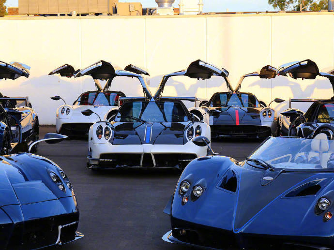 高清汽车美图：帕加尼超级霸气的秀场