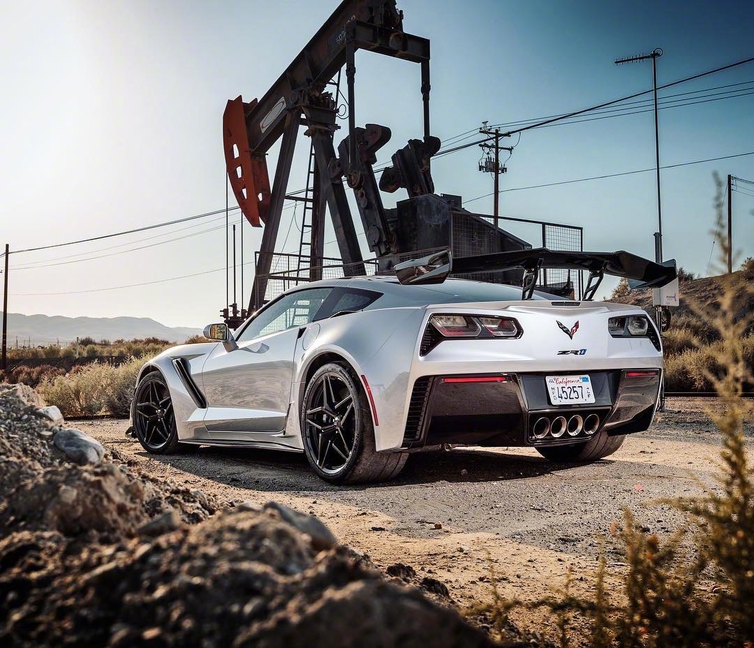 克尔维特和保时捷同画面出现的几率太罕见了！！！