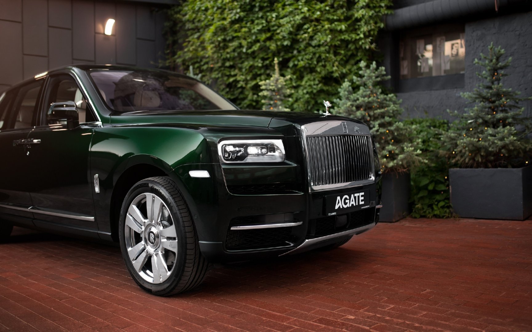 SUV皇冠上钻石Rolls-Royce Cullinan