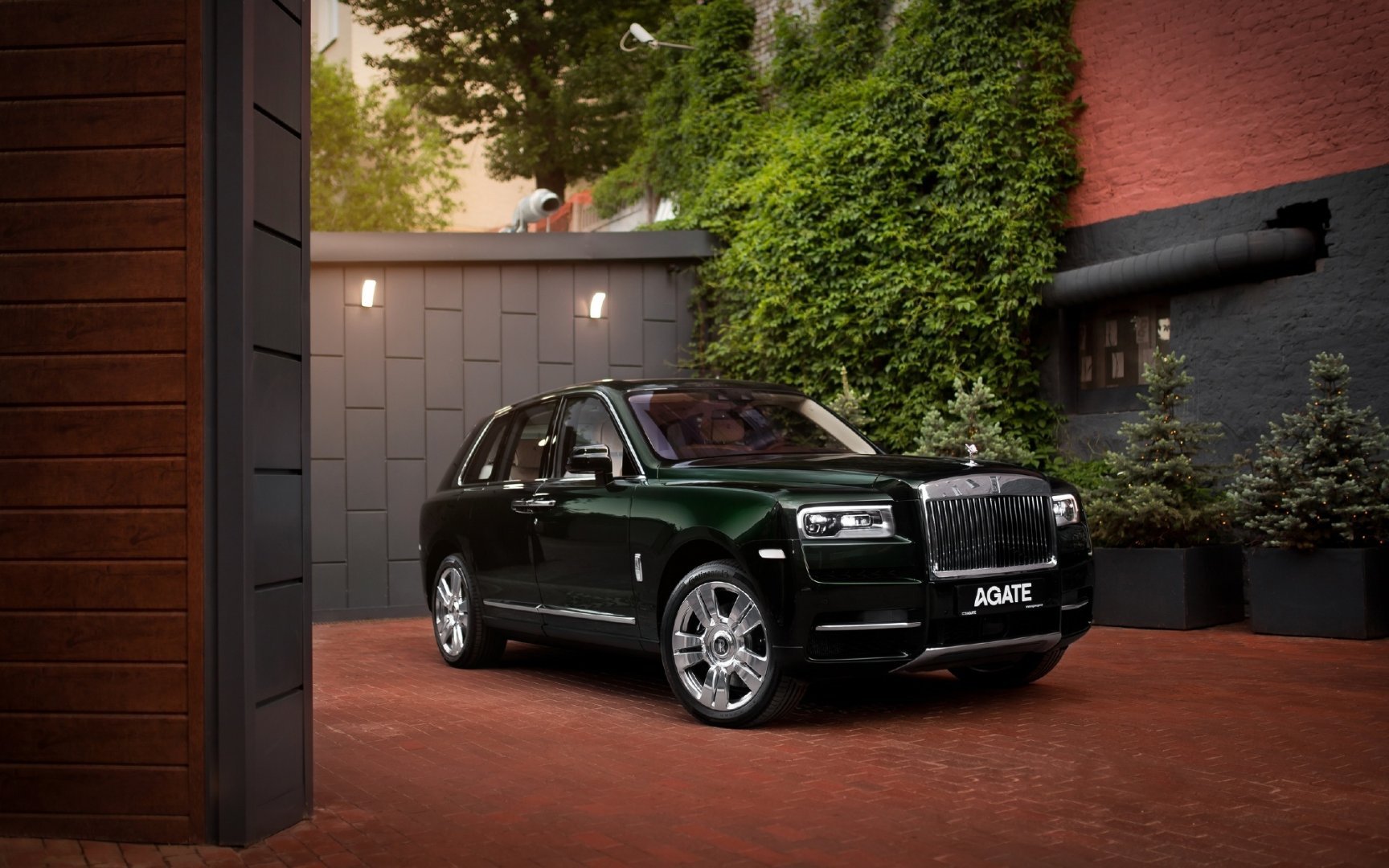 SUV皇冠上钻石Rolls-Royce Cullinan
