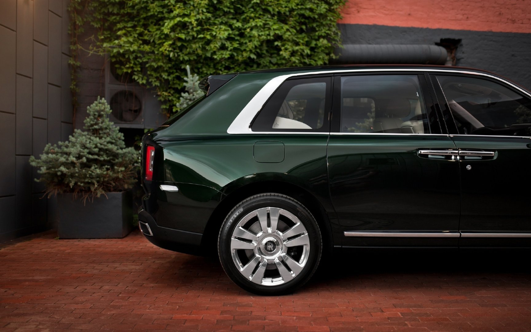 SUV皇冠上钻石Rolls-Royce Cullinan